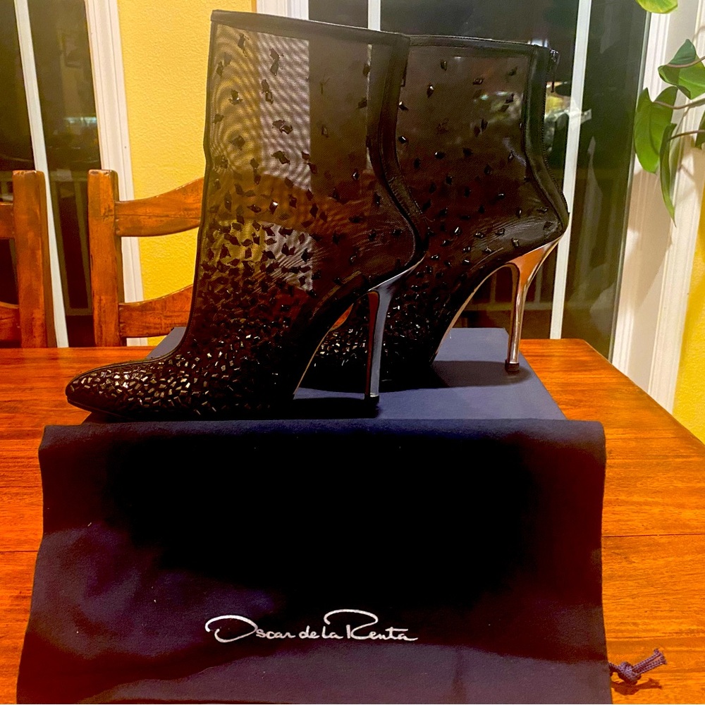 Oscar De La Renta black mesh beaded bootie size 40